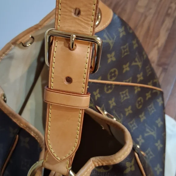 Authentic Louis Vuitton Galliera PM - Picture 15 of 16